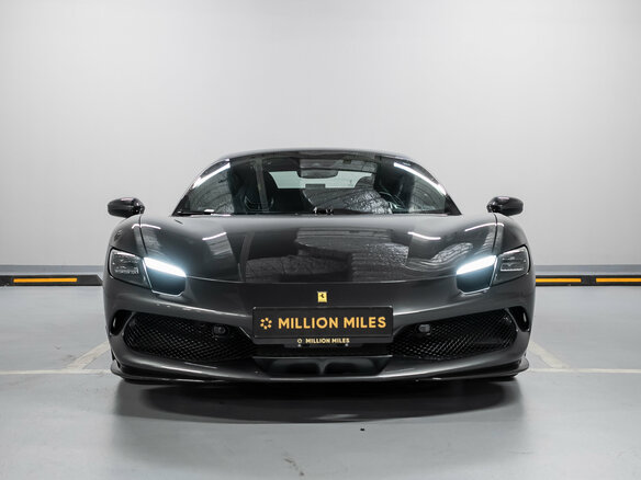 2025 Ferrari 296 GTS, серый - вид 1