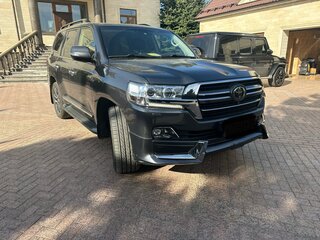 2019 Toyota Land Cruiser 200 Series Рестайлинг 2, серый, 8050000 рублей, вид 3