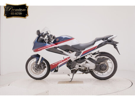 2020 Honda VFR 800, белый, 860000 рублей, вид 2
