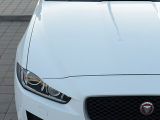 2017 Jaguar XE I, белый, 1984066 рублей, вид 4