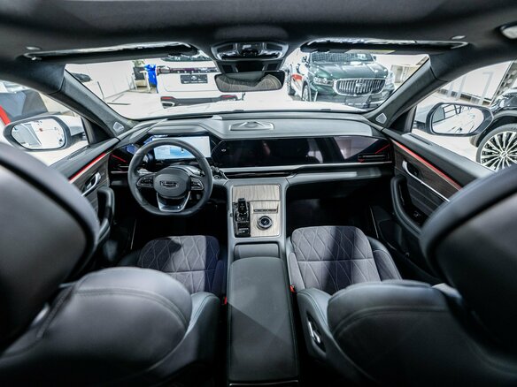 2026 Geely Monjaro I, белый, 4954990 рублей - вид 32