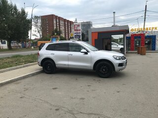 2011 Volkswagen Touareg II, серый, 2200000 рублей, вид 4