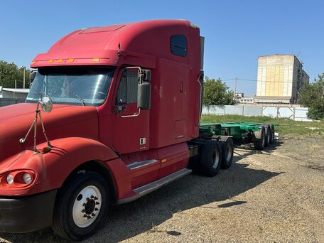 2003 Freightliner Columbia, красный, 1400000 рублей, вид 3