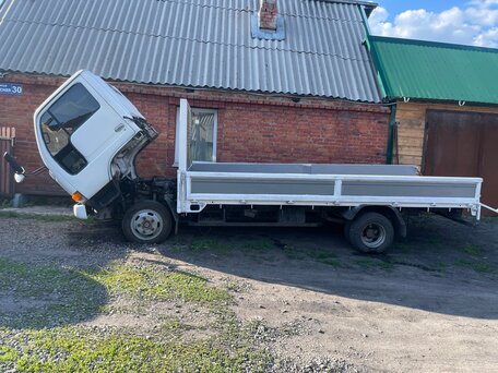 1992 Nissan Atlas, белый, 960000 рублей, вид 2