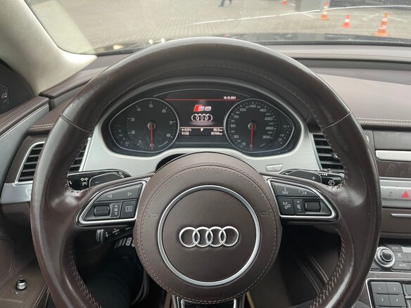 2016 Audi A8 Long III (D4) Рестайлинг, чёрный, 3300000 рублей - вид 11
