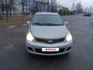 2011 Nissan Tiida I Рестайлинг, серебристый, 650000 рублей, вид 3