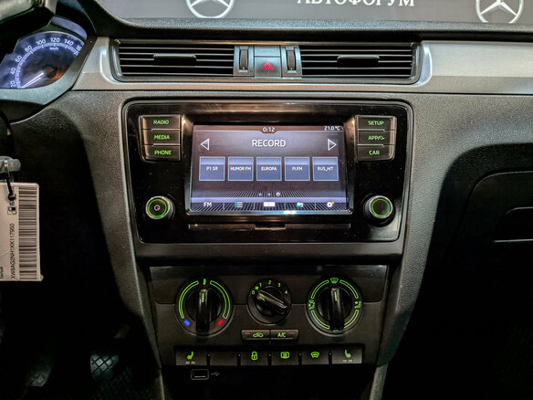 2019 Skoda Rapid I Рестайлинг, белый, 800000 рублей - вид 16