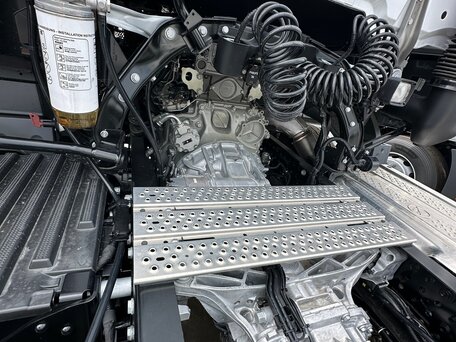 2023 Mercedes-Benz Actros, белый, 12000000 рублей, вид 4