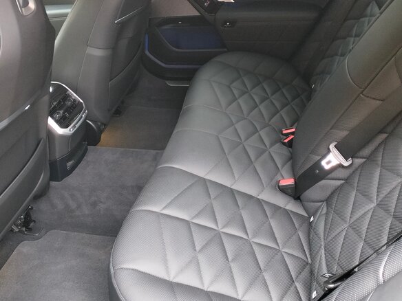 2022 BMW 7 серии 740d xDrive VII (G70), чёрный, 11980000 рублей - вид 12