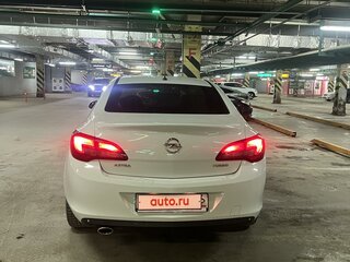 2013 Opel Astra J Рестайлинг, белый, 870000 рублей, вид 3