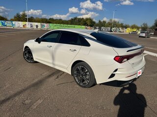 2020 Kia K5 III, белый, 2450000 рублей, вид 4