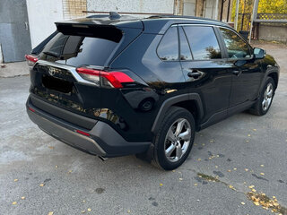 2020 Toyota RAV4 V (XA50), чёрный, 2990000 рублей, вид 4
