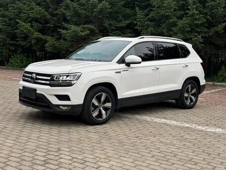 Volkswagen Tharu I