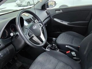 2015 Hyundai Solaris I Рестайлинг, коричневый, 950000 рублей, вид 5