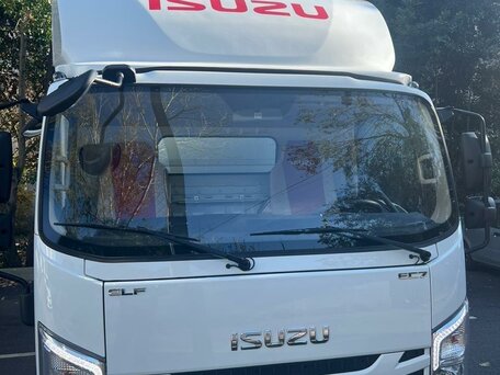2023 Isuzu Elf (N-series), белый, 2800000 рублей, вид 1