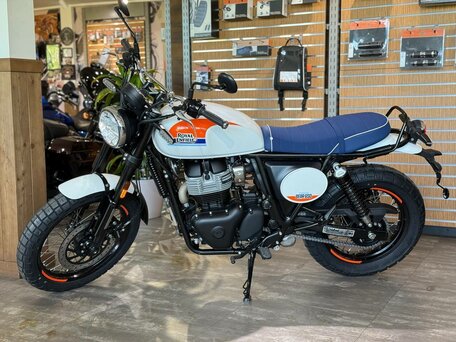 2026 Royal Enfield Bear 650, белый, 728000 рублей, вид 2