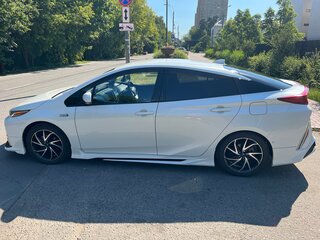 2017 Toyota Prius PHV ZVW52 IV (XW50), белый, 2200000 рублей, вид 4
