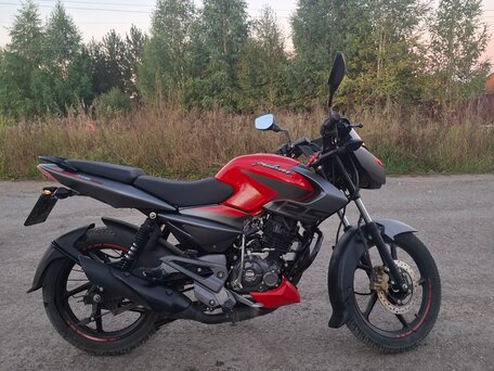 2022 Bajaj Pulsar NS 125, красный, 120000 рублей, вид 3