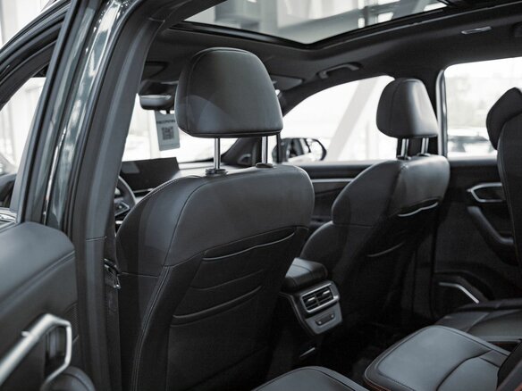 2025 Geely Okavango I Рестайлинг, серый, 3988990 рублей - вид 26