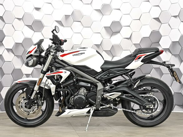 2021 Triumph Street Triple, белый, 727000 рублей - вид 1