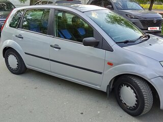 2002 Ford Fiesta Mk5, серебристый, 320000 рублей, вид 3