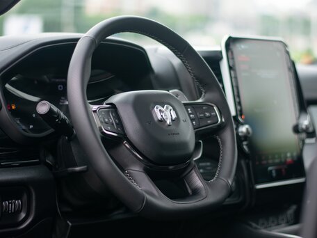 2025 Ram 1500 Crew Cab V Рестайлинг, чёрный, 11199000 рублей, вид 2