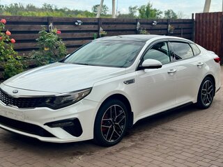 2019 Kia Optima IV Рестайлинг, белый, 2500000 рублей, вид 1