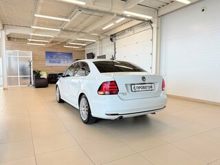 2018 Volkswagen Polo V Рестайлинг, белый, 1479000 рублей, вид 4