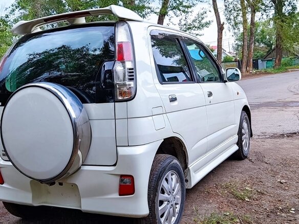 2010 Daihatsu Terios Kid I, белый, 650000 рублей - вид 4