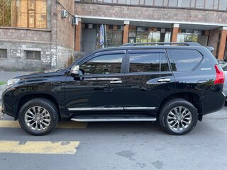 2011 Toyota Land Cruiser Prado 150 Series, чёрный, 3990000 рублей, вид 4