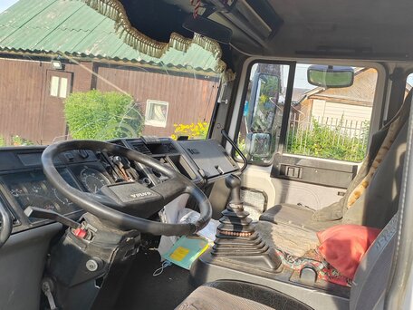 1998 Volvo FL, белый, 750000 рублей, вид 4