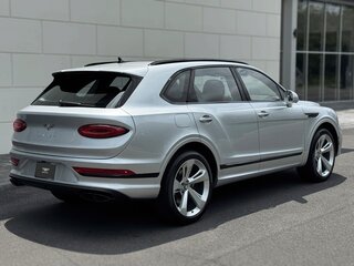 2026 Bentley Bentayga I Рестайлинг, серебристый, 38837018 рублей, вид 4