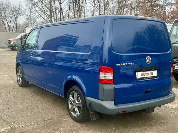 2010 Volkswagen Transporter, синий, 1550000 рублей - вид 2
