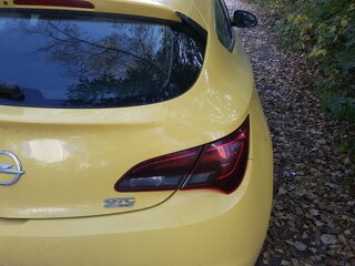 2011 Opel Astra GTC J Рестайлинг, жёлтый, 1800000 рублей, вид 4