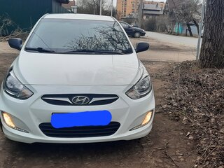 2014 Hyundai Solaris I, белый, 750000 рублей, вид 2