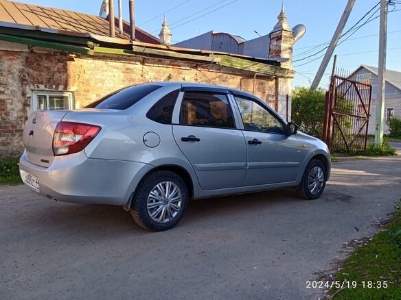 2016 Lada (ВАЗ) Granta I, серый, 370000 рублей - вид 1