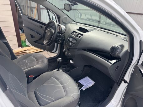 2023 Chevrolet Spark III (M300) Рестайлинг, белый, 1250000 рублей, вид 2
