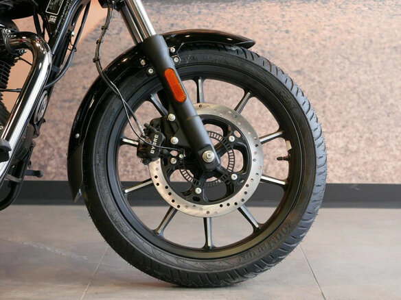 2026 Royal Enfield Meteor, красный, 528000 рублей - вид 11