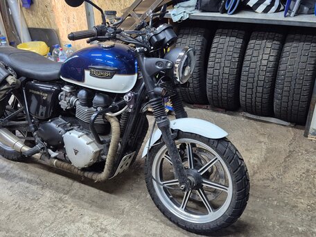 2009 Triumph Bonneville, синий, 550000 рублей, вид 2