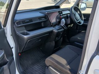 2020 Honda Stepwgn Spada V Рестайлинг, серебристый, 2450000 рублей, вид 5