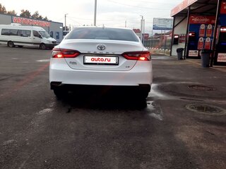 2021 Toyota Camry VIII (XV70), белый, 2700000 рублей, вид 4