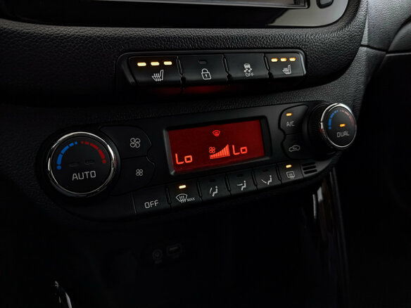 2018 Kia Ceed II Рестайлинг, белый - вид 20