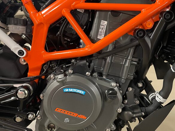 2021 KTM 390 Duke, белый, 500000 рублей - вид 7