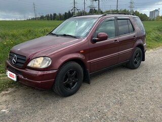 1998 Mercedes-Benz M-Класс 320 I (W163), красный, 355000 рублей, вид 1