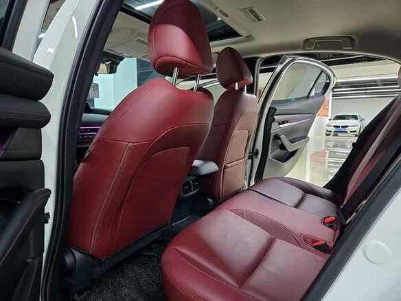 2023 Mazda 3 Axela IV (BP), белый, 1690000 рублей - вид 5