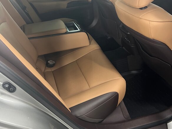 2021 Lexus ES 250 VII Рестайлинг, серый, 5150000 рублей - вид 14
