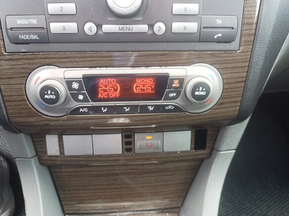 2008 Ford Focus II Рестайлинг, серебристый, 500000 рублей - вид 9