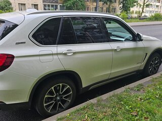 2018 BMW X5 40e III (F15), белый, 3700000 рублей, вид 2
