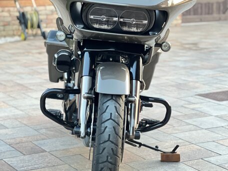 2021 Harley-Davidson CVO Road Glide, золотистый, 3100000 рублей, вид 3