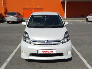 2010 Toyota ISis I Рестайлинг, белый, 1150000 рублей, вид 1
